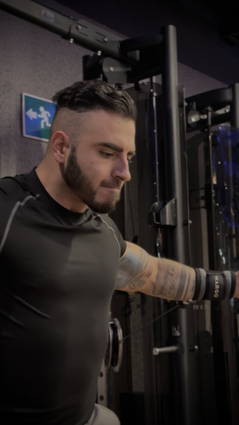 Sesión de entrenamiento en el gimnasio